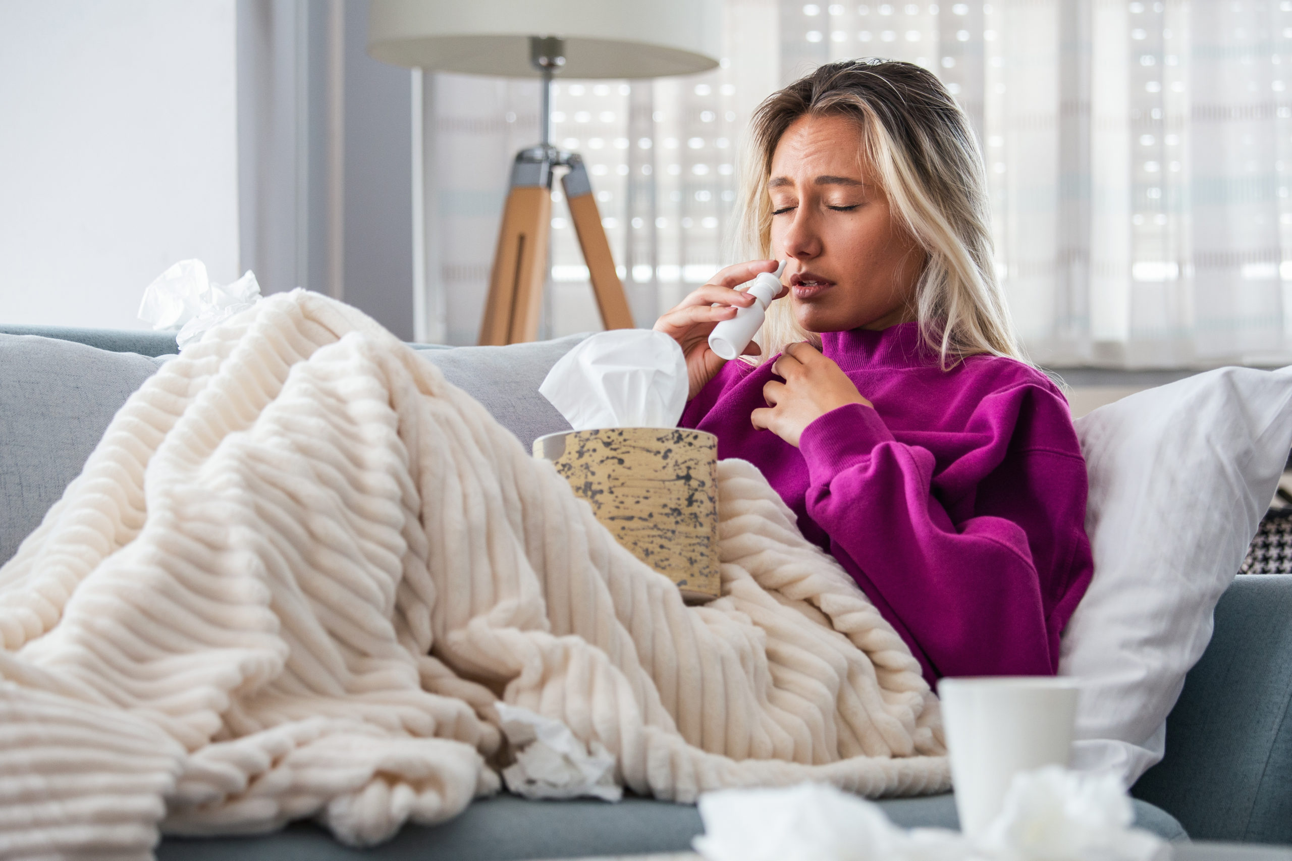 Patient_using_Aptar_Pharma_nasal_spray