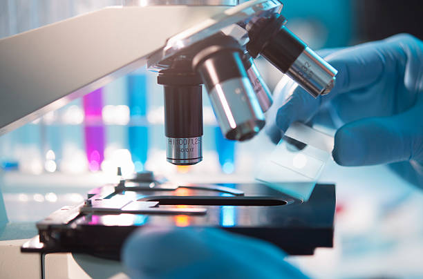 Expert drug development services for injectable drugs with E&L studies, particulate analysis and primary packaging validation