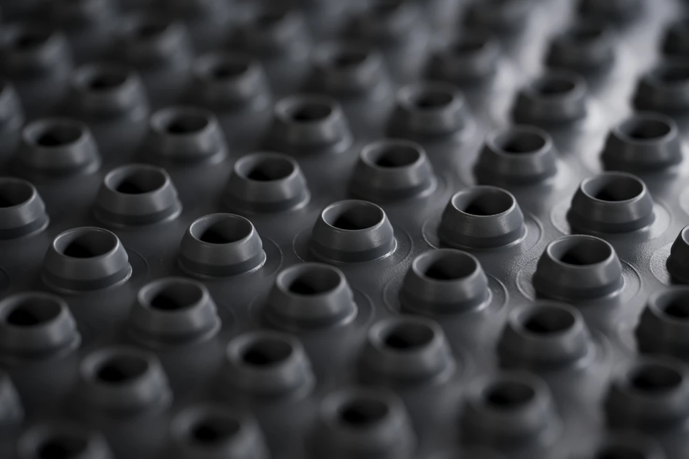 Aptar Pharma stoppers leverage state-of-the-art pure formulations and proprietary design to guarantee chemical and functional performance