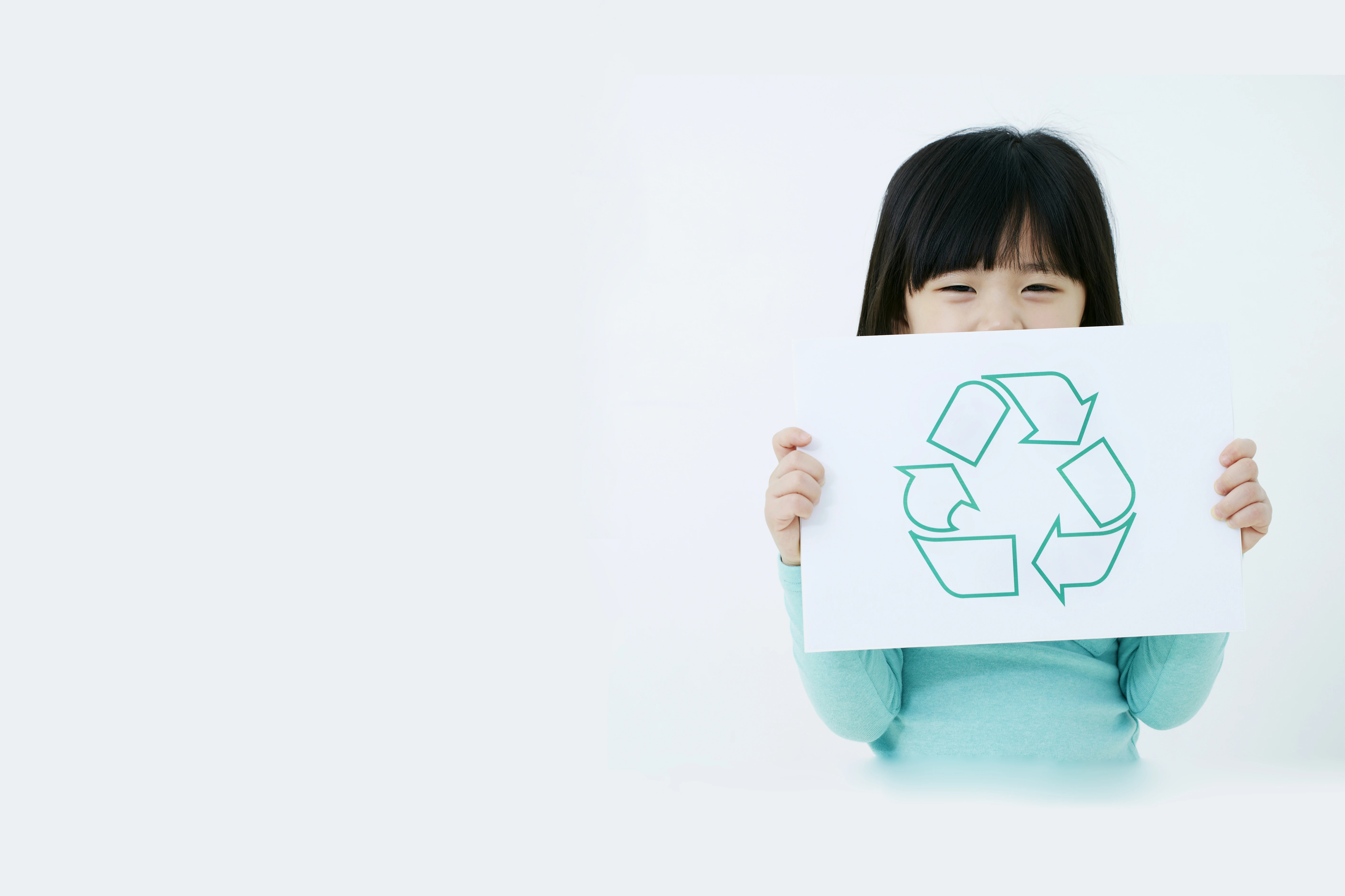 Aptar_APF_futurity_recycle_symbol_girl.jpg