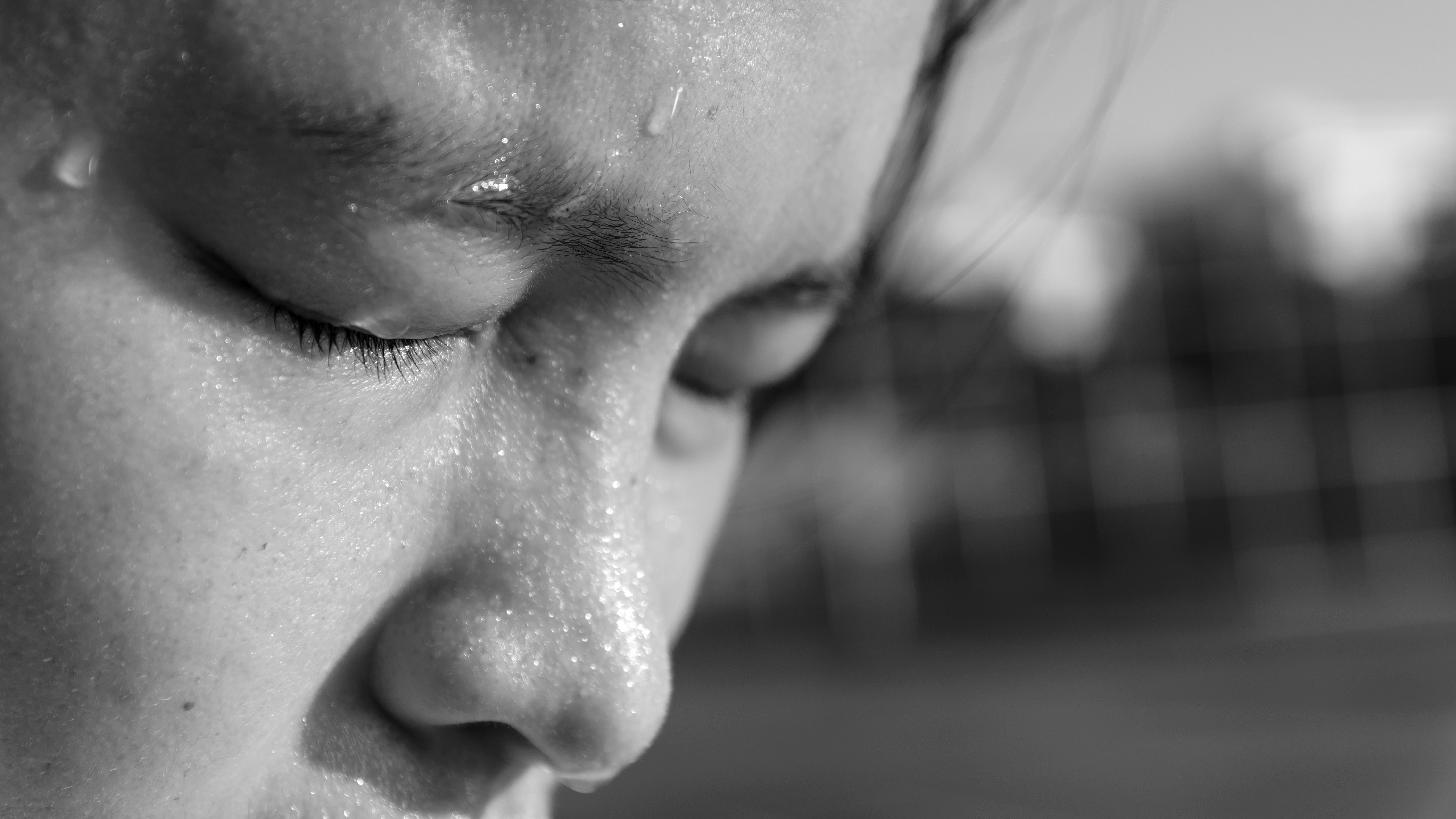 Man having hypoglycemia diabates glucagon