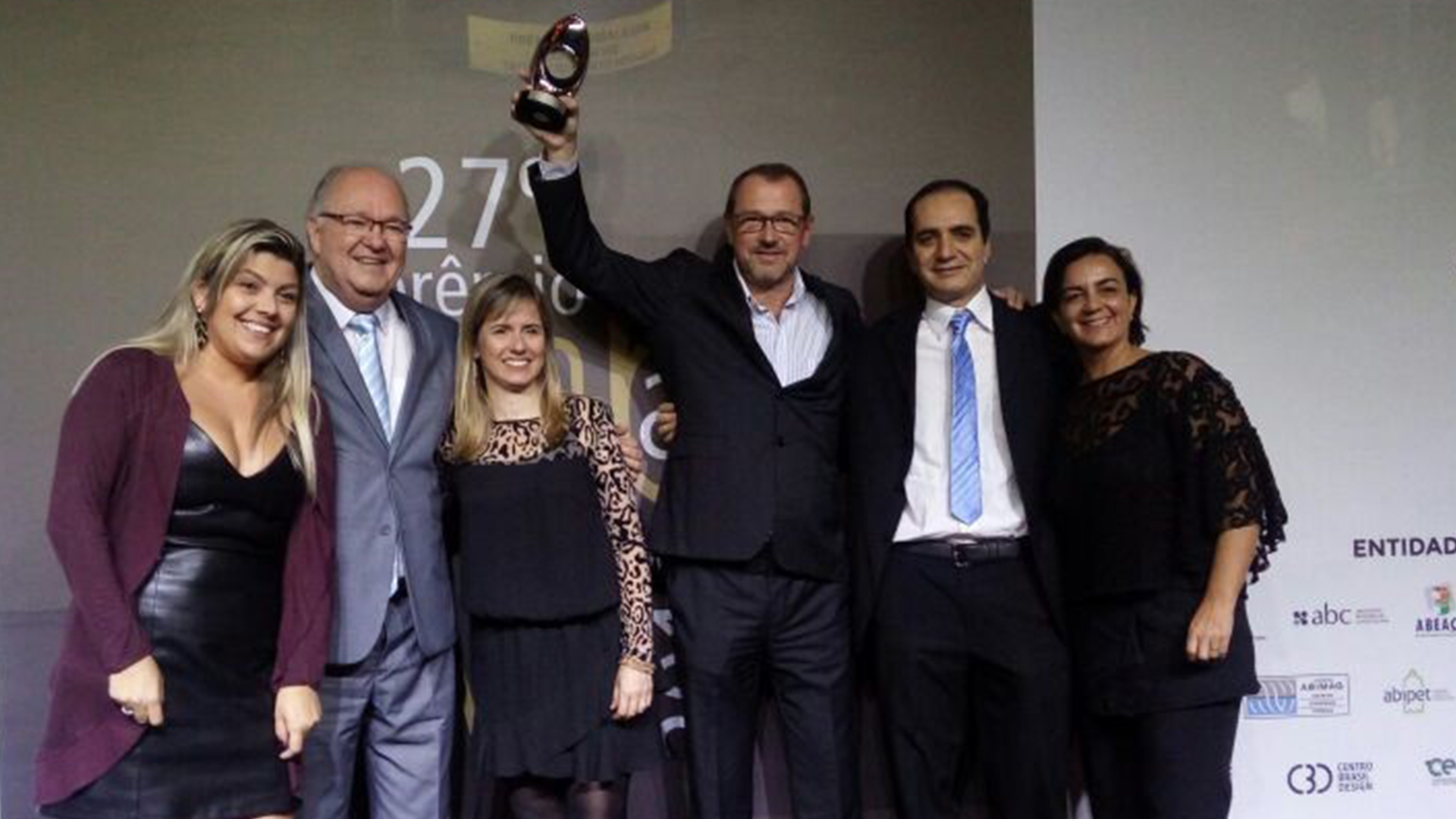 Aptar Closures Solution Wins Embanews Award in Brazil