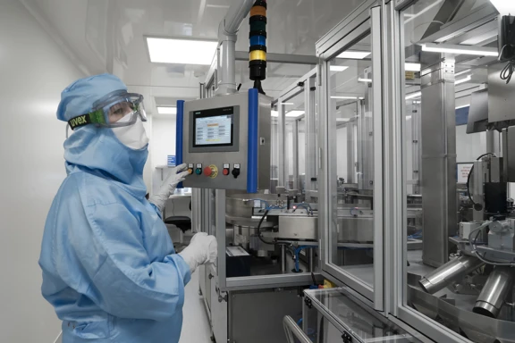 Operation of a Rigid Needle Shield fully automated assembly machine in an ISO classified cleanroom to ensure reproducibility and cleanliness