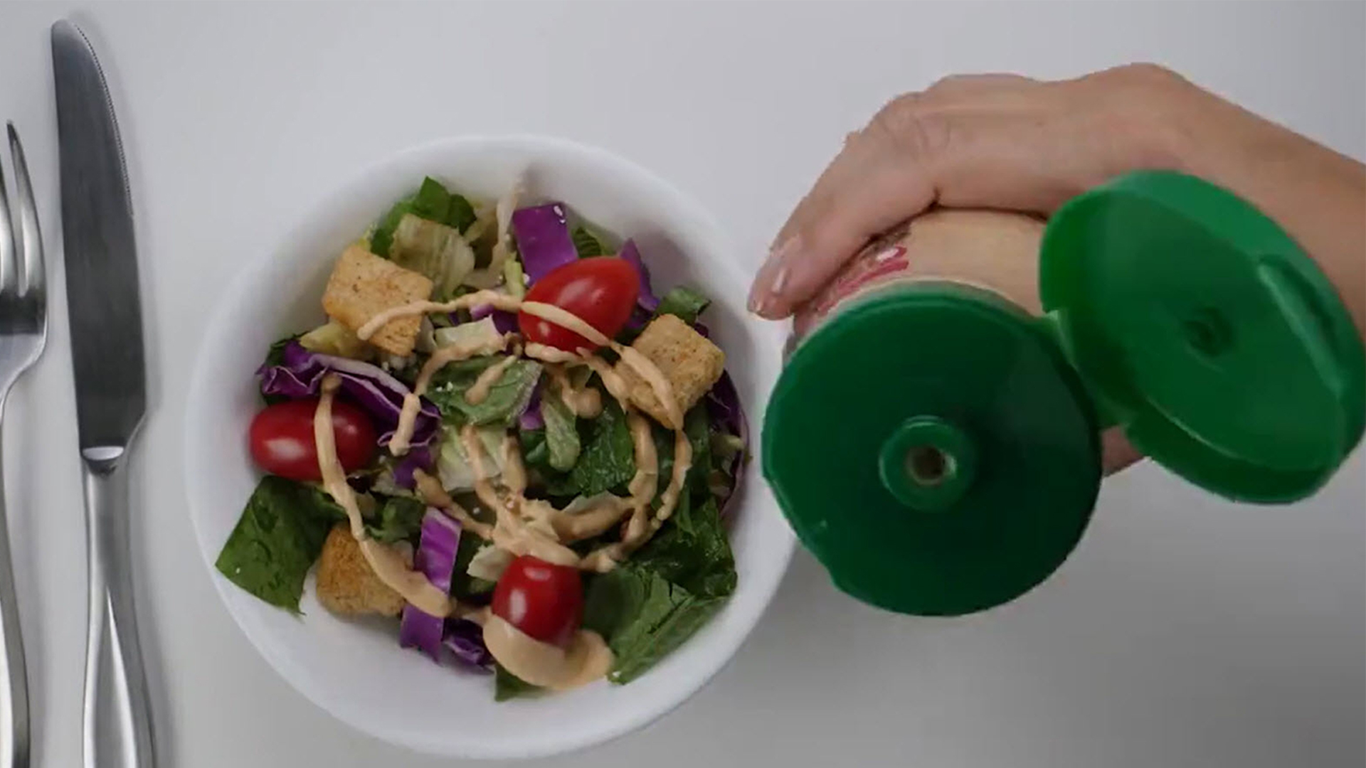 VIDEO: Dispensing Salad Dressing 'The Aptar Way'