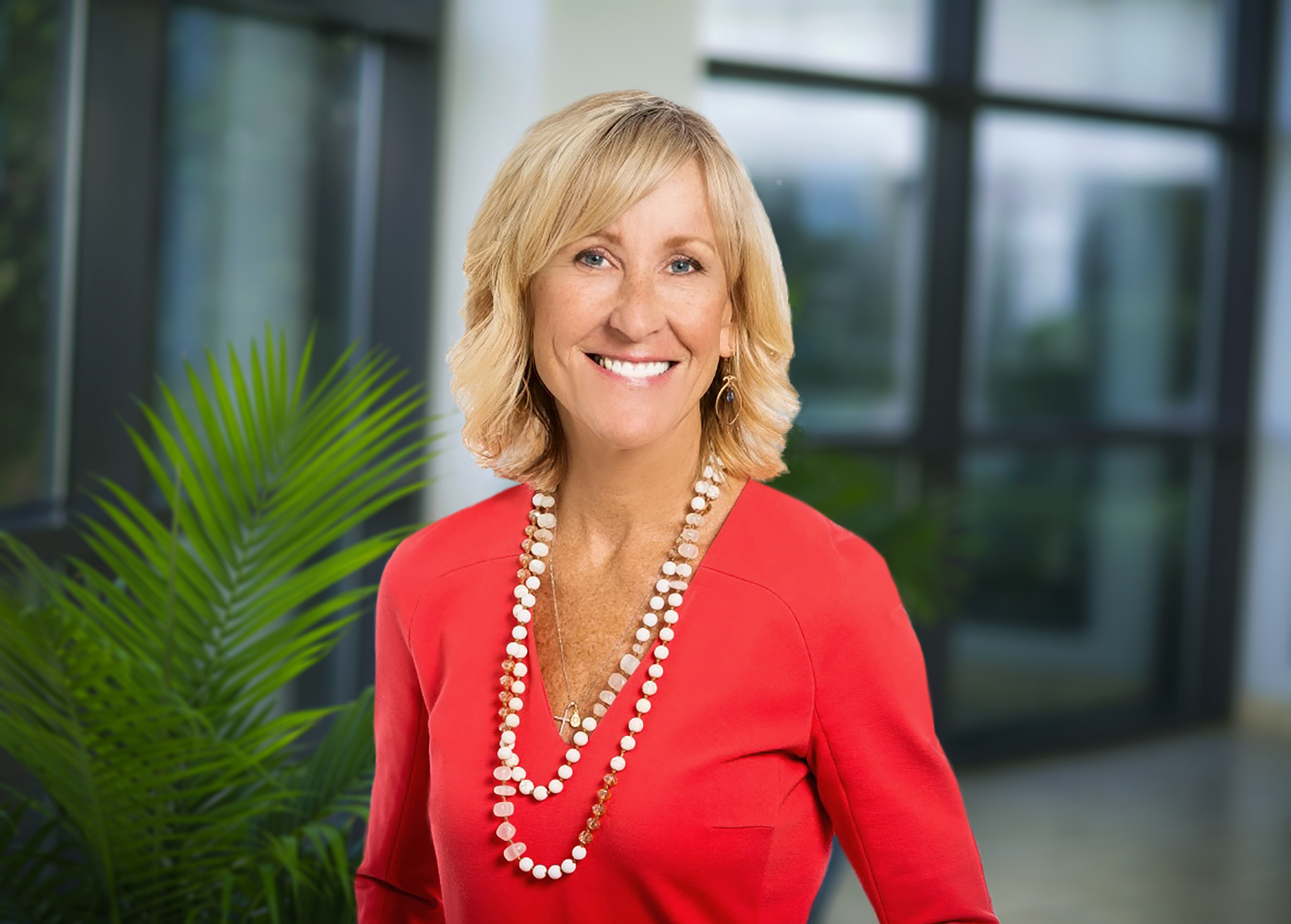 A headshot of Dr. Joanne Smith, a longtime member of Aptar's Board of Directors